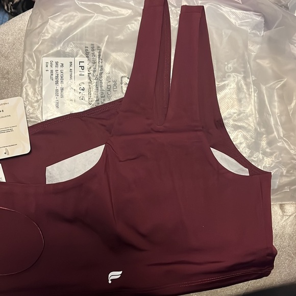 Fabletics Merlot asymmetrical one Shoulder double strap midi bra, new - Picture 7 of 8